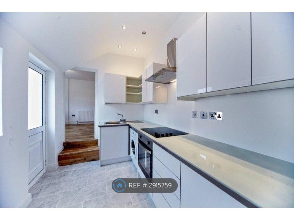 Property photo 1 of 8 Kitchen
