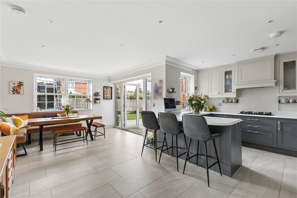 Property photo 2 of 15 Kitchen/Dining