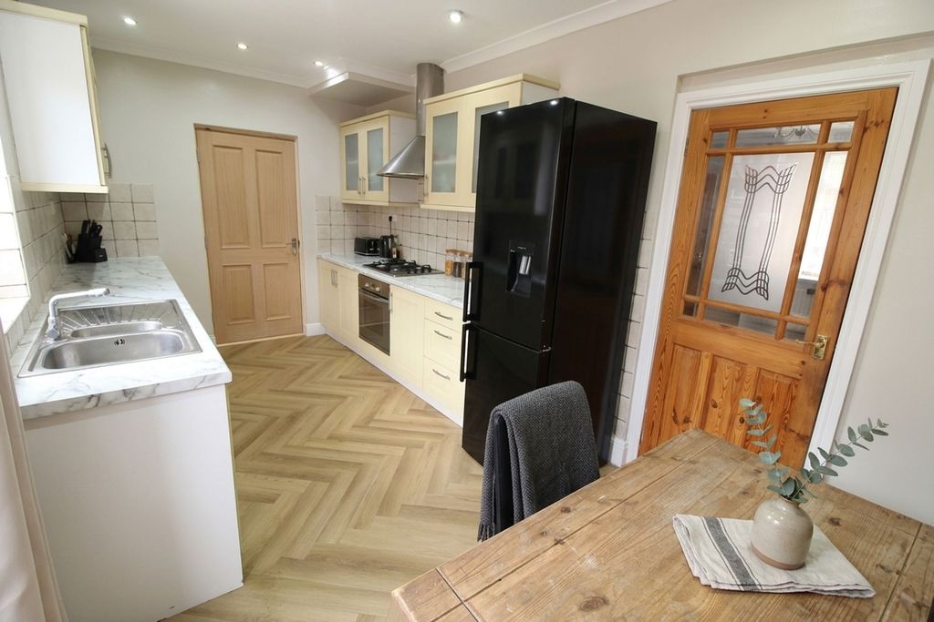 Property photo 3 of 13 Kitchen/Diner