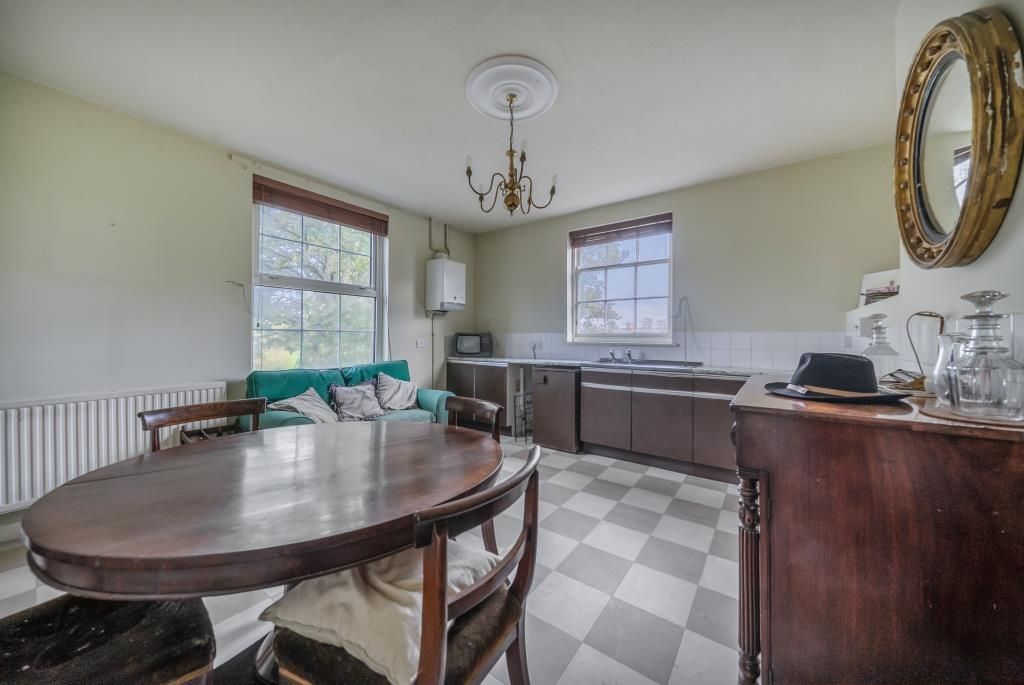 Property photo 3 of 17 Kitchen/Dining Room