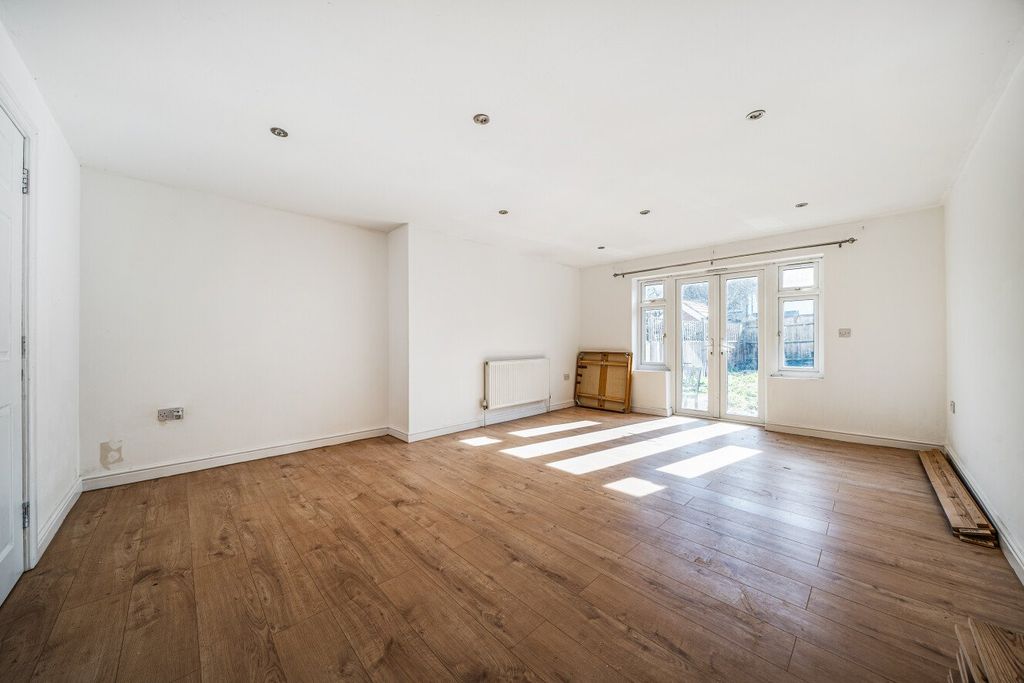 Property photo 2 of 20 Picture 2