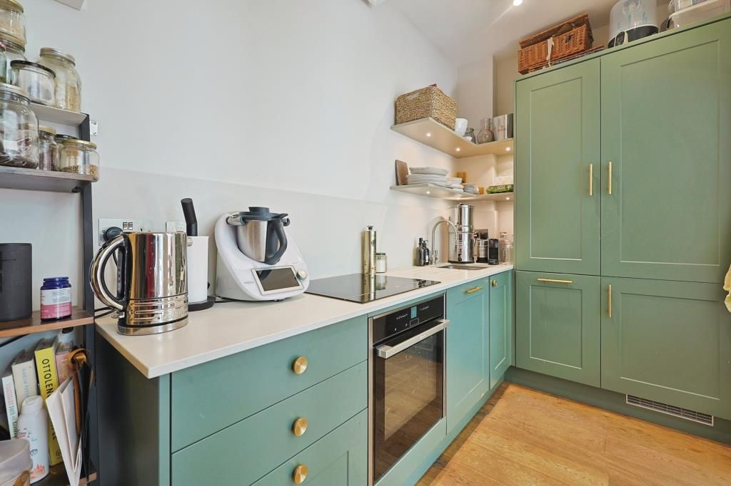 Property photo 2 of 9 Kitchen