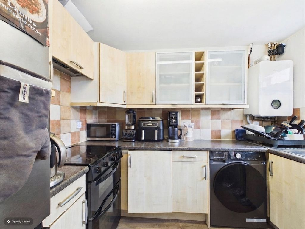 Property photo 3 of 8 Cam03218G0-Pr1149-Still005-001