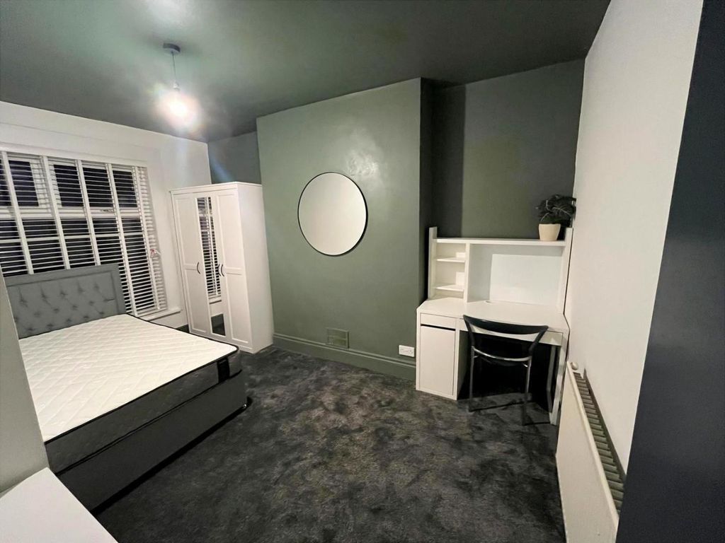 Property photo 1 of 5 A1c0Dd08-8F72-407d-848d-E36d8A2956B6.Jpg