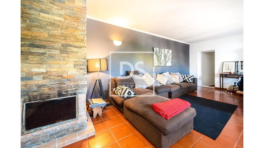 Property photo 2 of 49