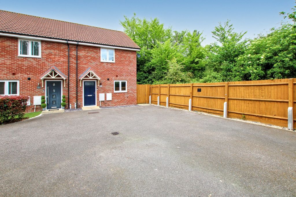 Property photo 1 of 27