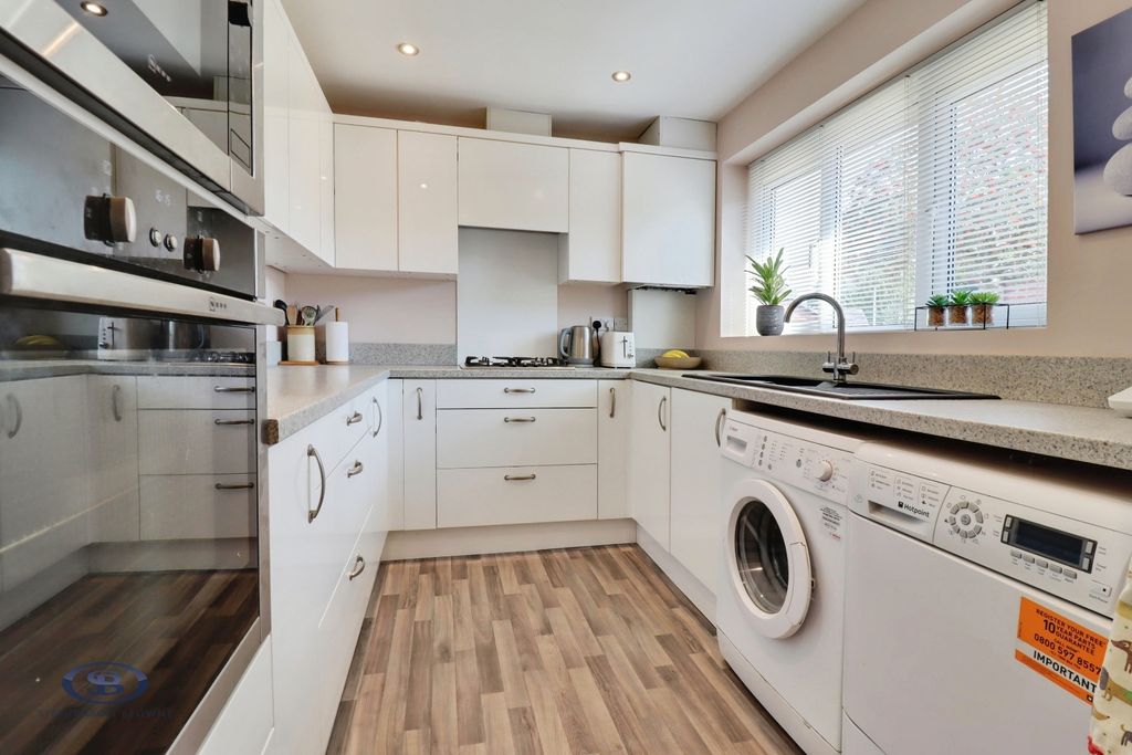 Property photo 2 of 17 Pbox-Img.Jpg