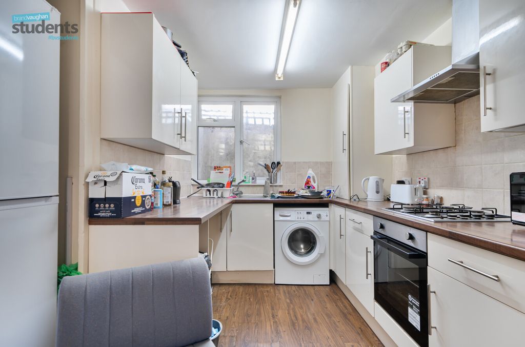 Property photo 2 of 11 Accb5493-Bc78-427...