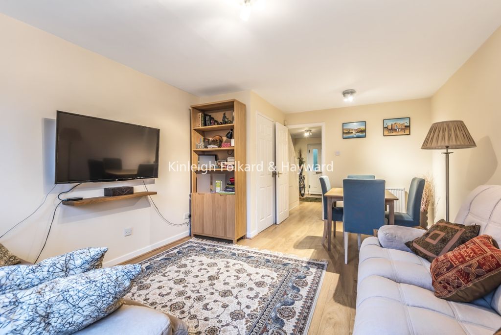 Property photo 2 of 8 Ac3Db2F3-Ccae-474A-A