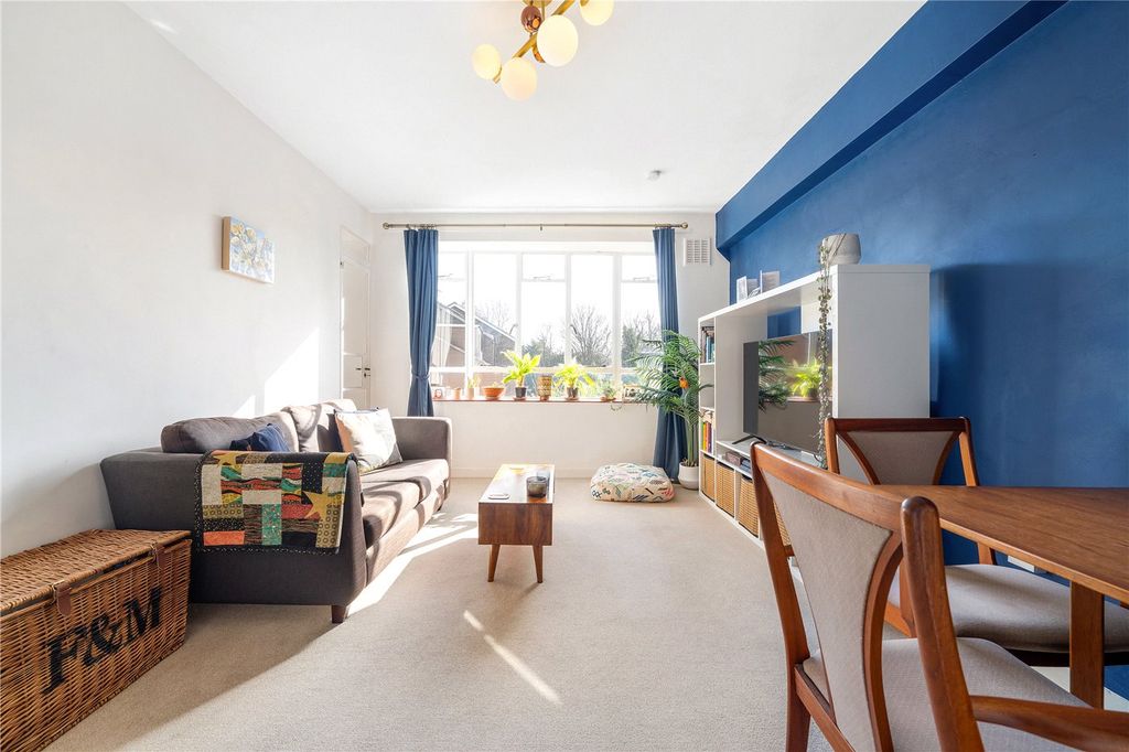 Property photo 2 of 15 Reception