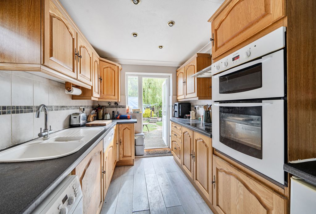 Property photo 2 of 12 1454581-13-69F9B8...