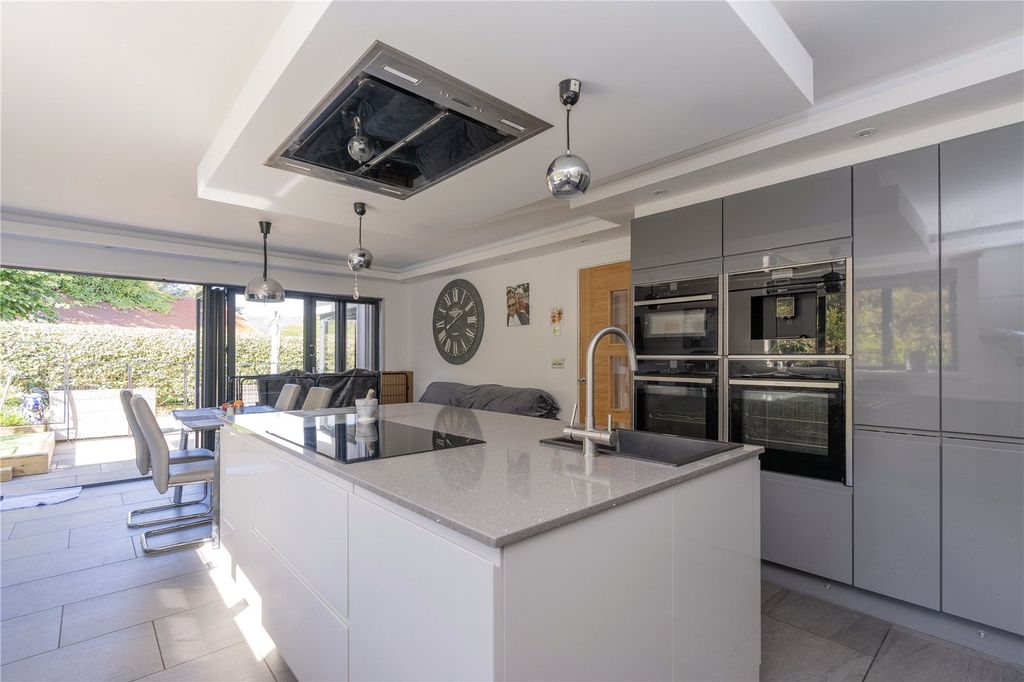 Property photo 2 of 24 Picture No. 02