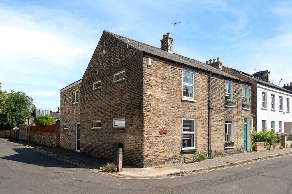 Property photo 1 of 31