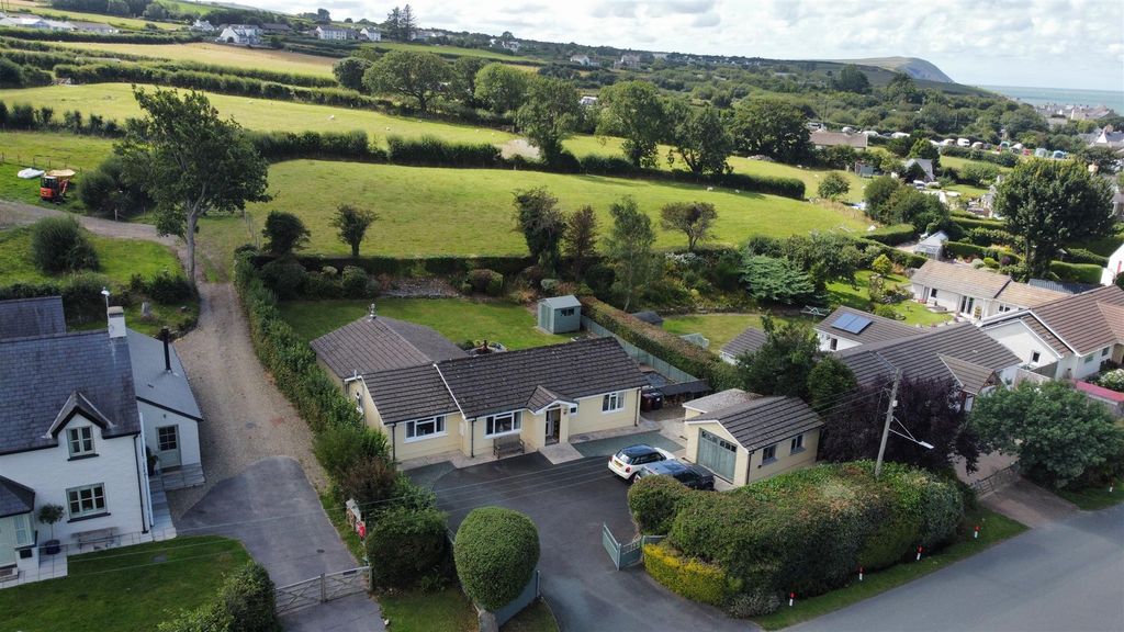Property photo 1 of 45 Parc Y Nant,, Parrog Road Newport, Pembrokeshire,