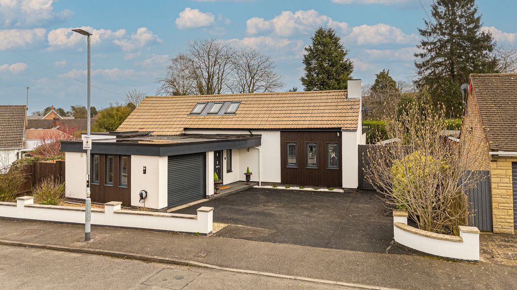 Property photo 1 of 35