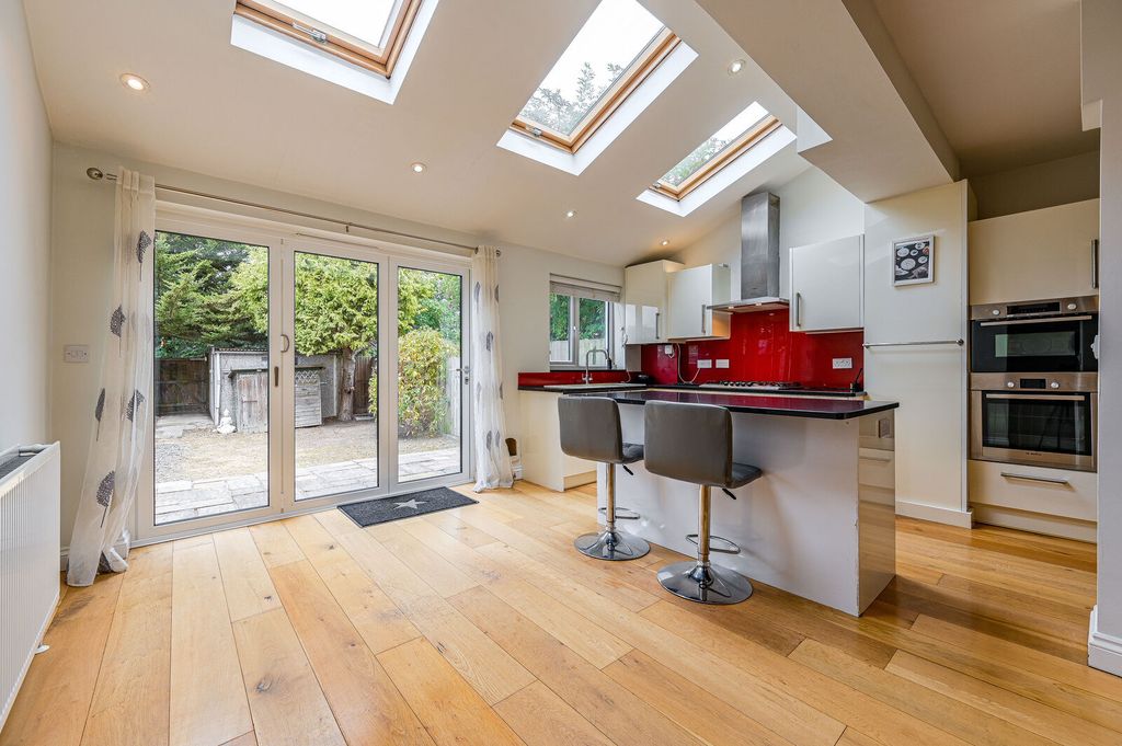 Property photo 2 of 17