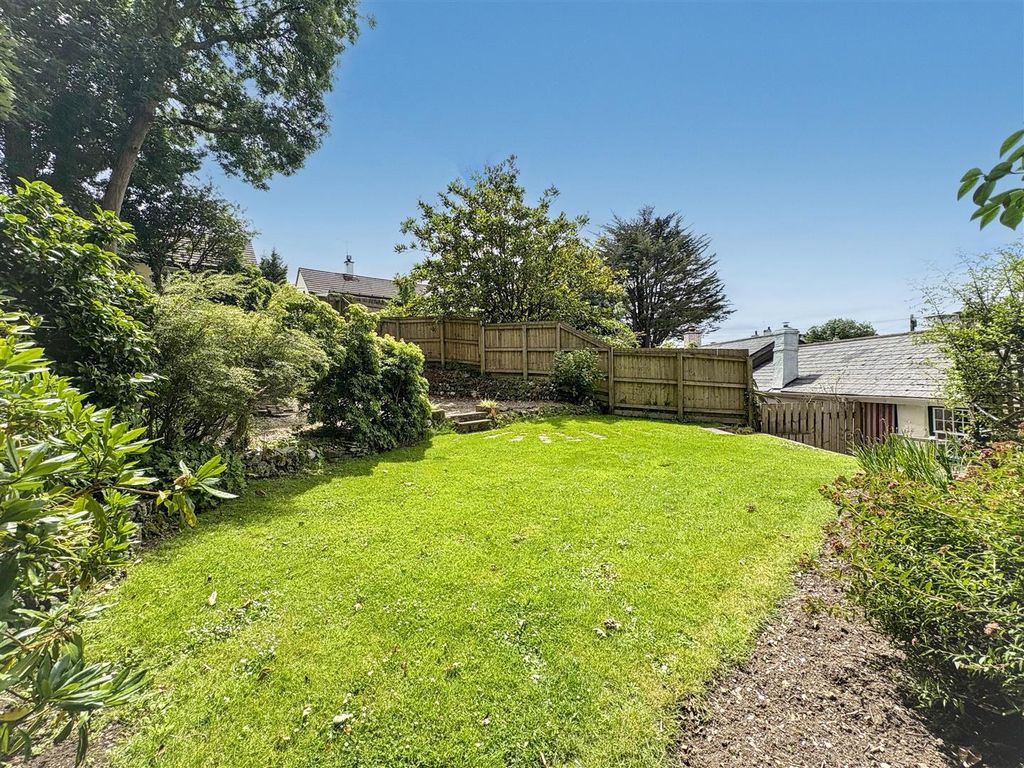 Property photo 2 of 19