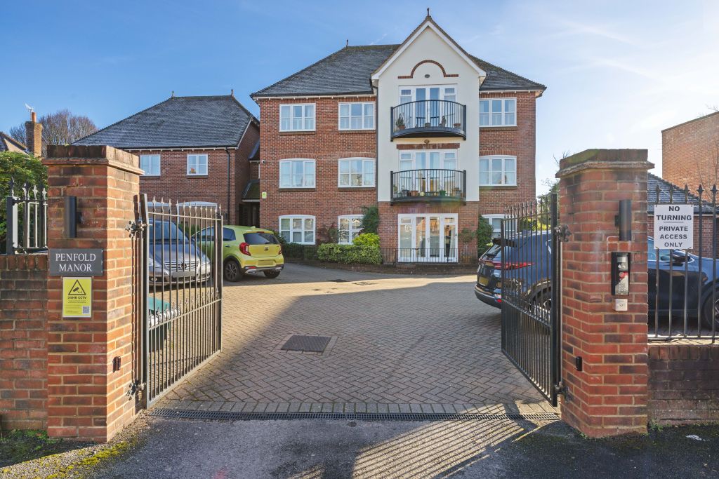 Property photo 1 of 18