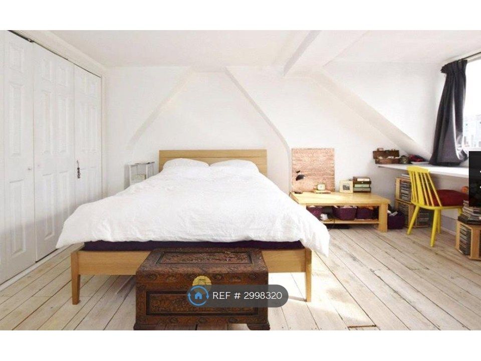 Property photo 3 of 12 Bedroom 3 With En-Suite: 5.64m x 5.46m