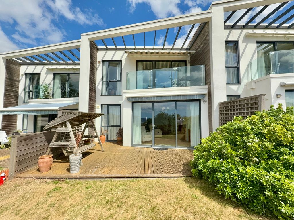 Property photo 1 of 39
