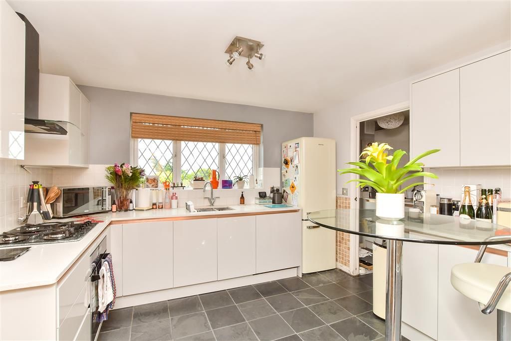 Property photo 3 of 13 Kitchen