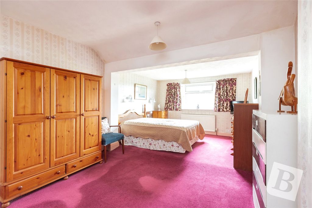 Property photo 3 of 16 Bedroom