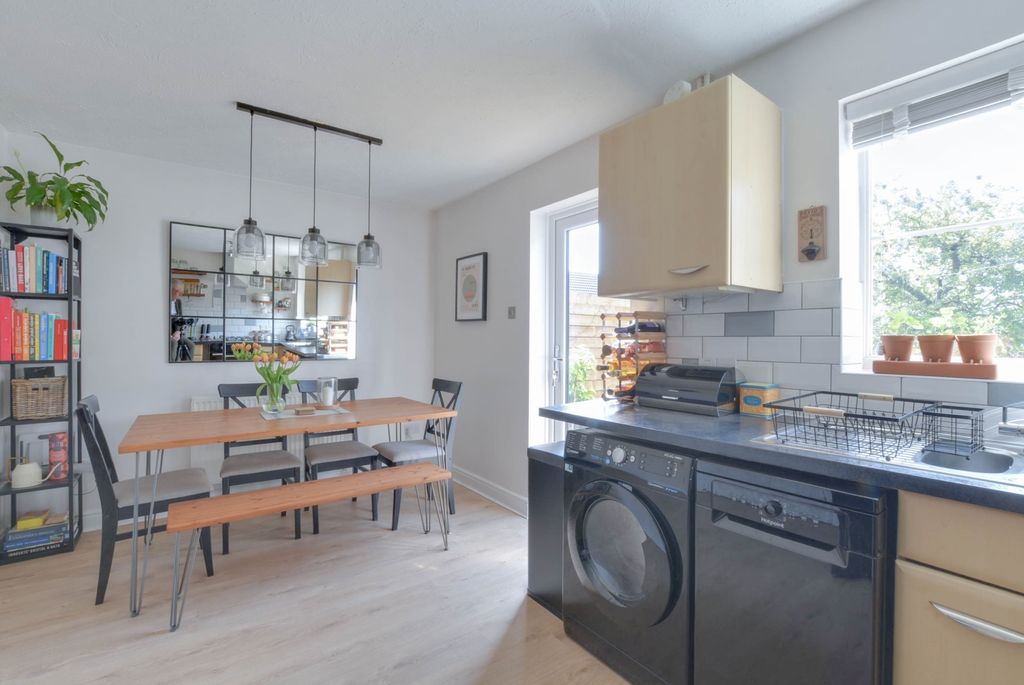 Property photo 2 of 14 Dsc_5629-Dsc_5631