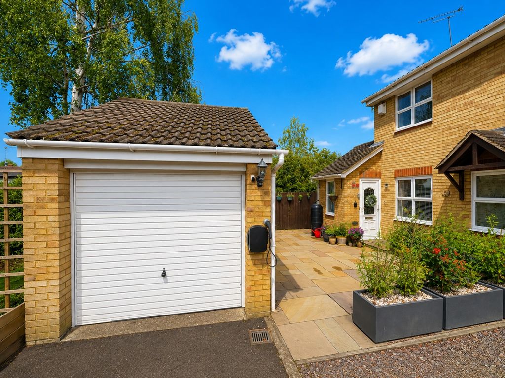 Property photo 1 of 18 5160441