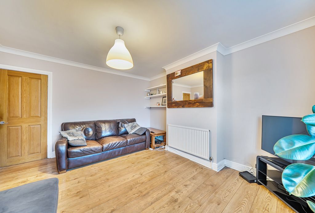 Property photo 3 of 16 1393378-9-694Ac89...