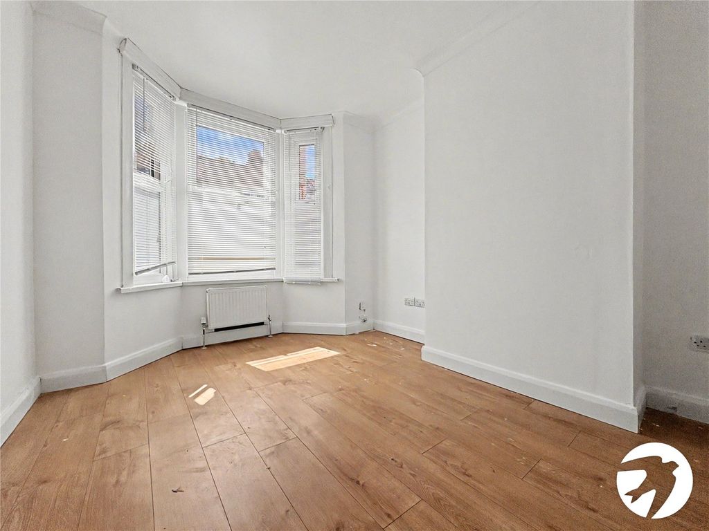 Property photo 2 of 14 Picture No. 17
