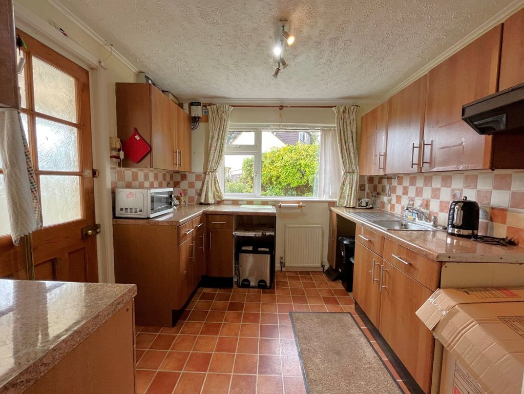 Property photo 3 of 11 Tiverton, Seddons