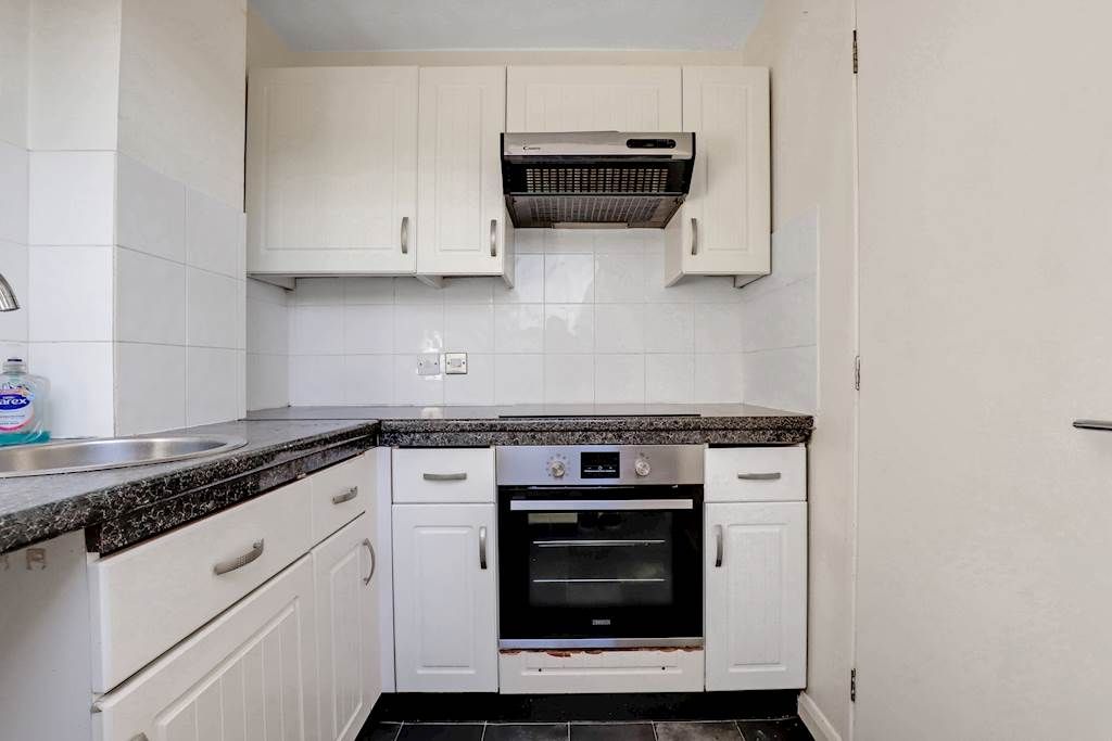 Property photo 3 of 12 03-4966Jhhgll - 6 Kestrel House - 31-Small