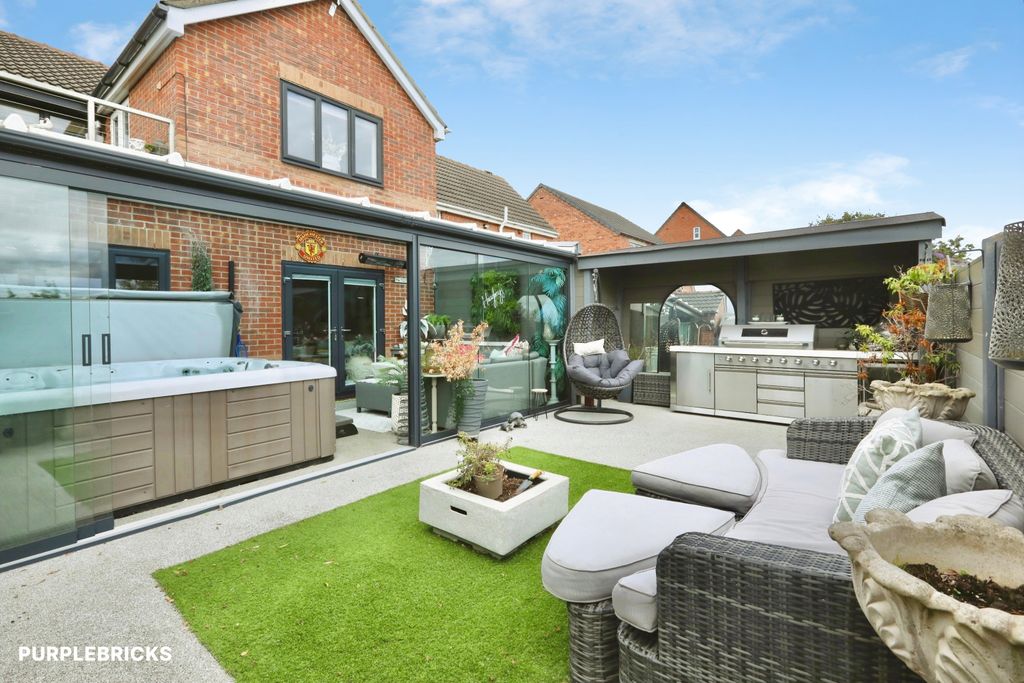 Property photo 2 of 53
