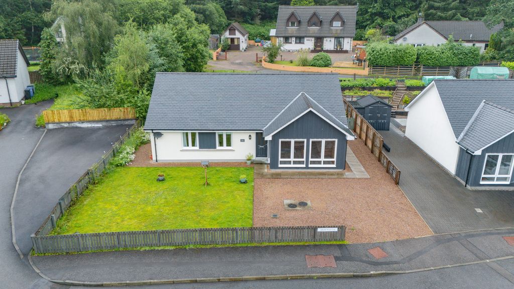 Property photo 1 of 44