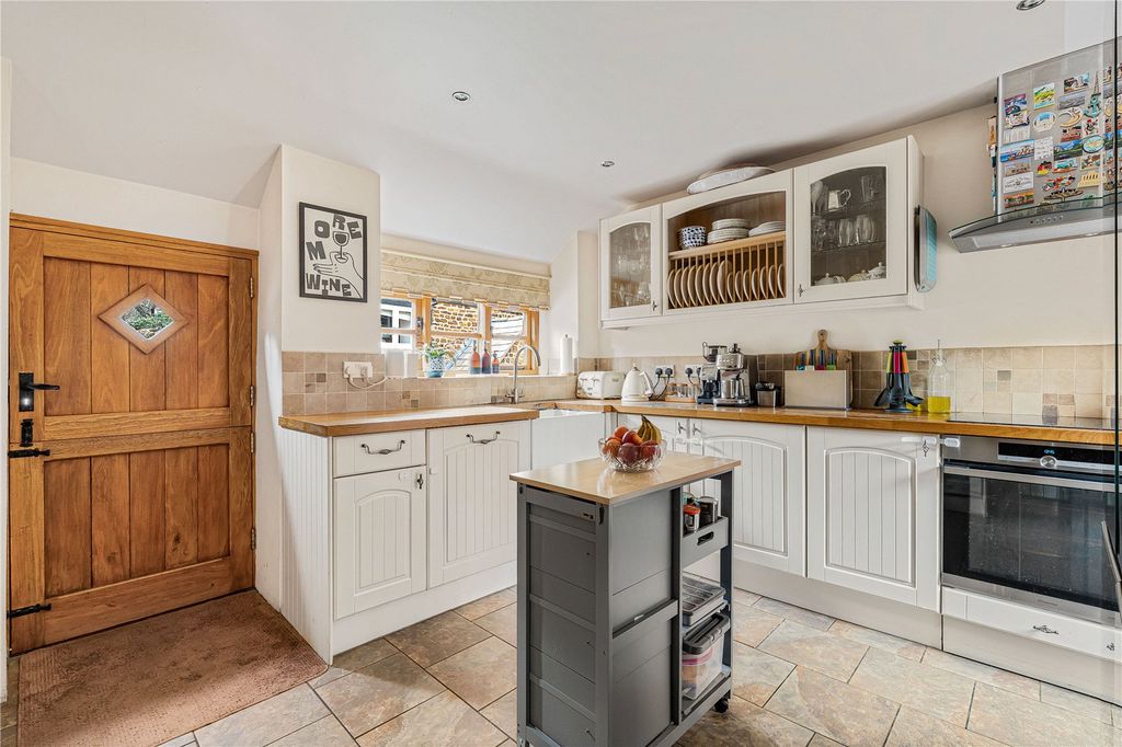 Property photo 2 of 18 Kitchen