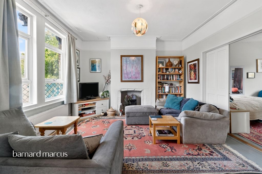 Property photo 3 of 17