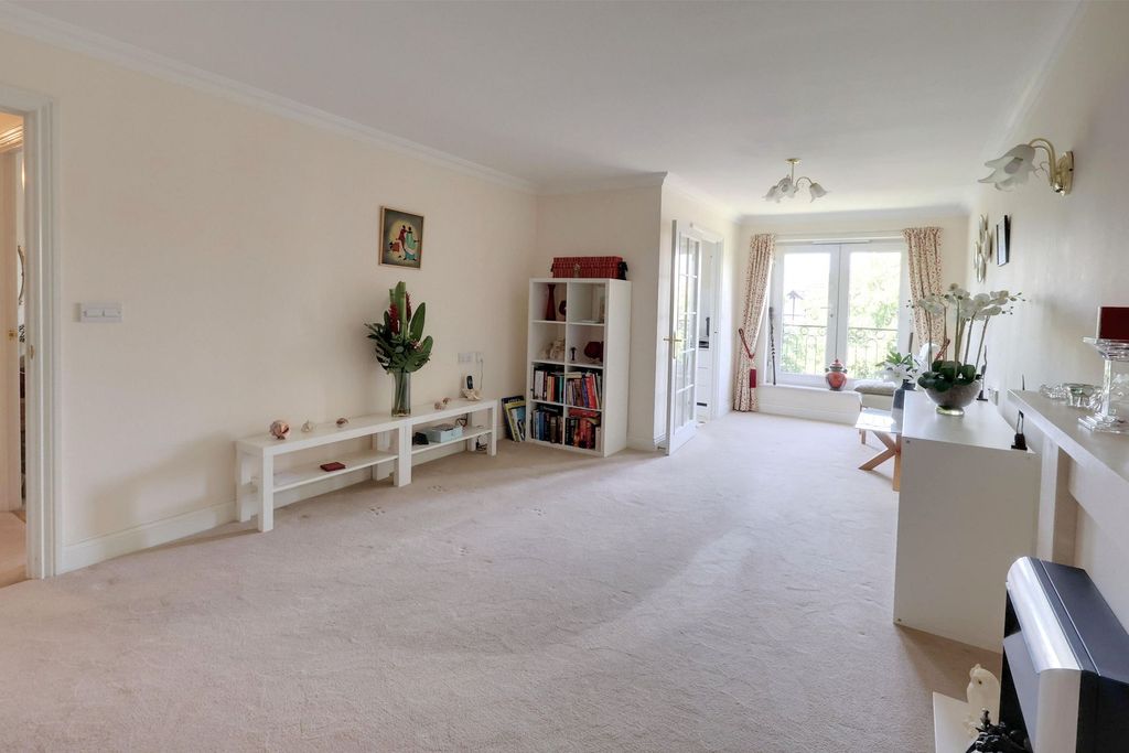 Property photo 2 of 17