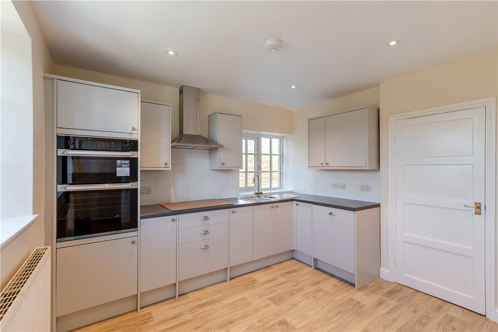Property photo 2 of 10 Picture No. 02