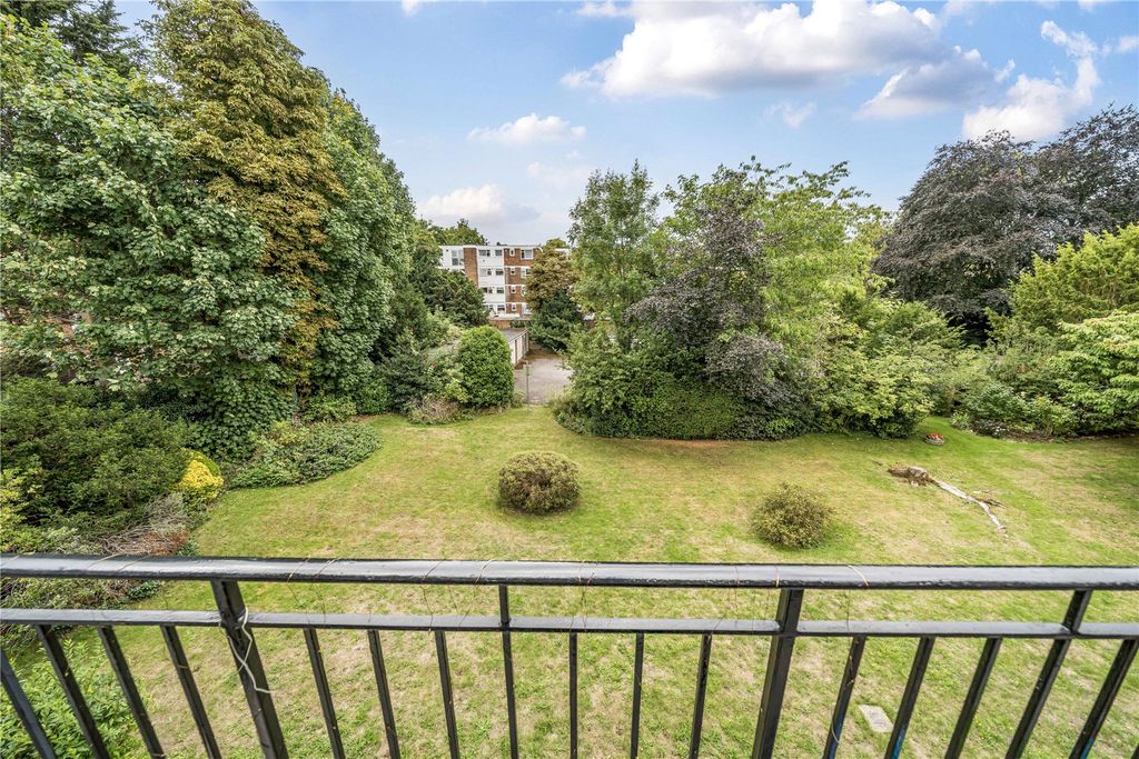 Property photo 2 of 18 Picture No. 21