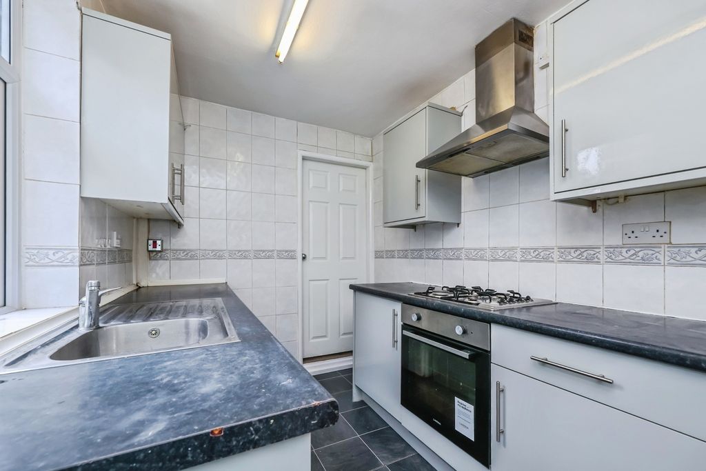 Property photo 3 of 18 Pbox-Img.Jpg