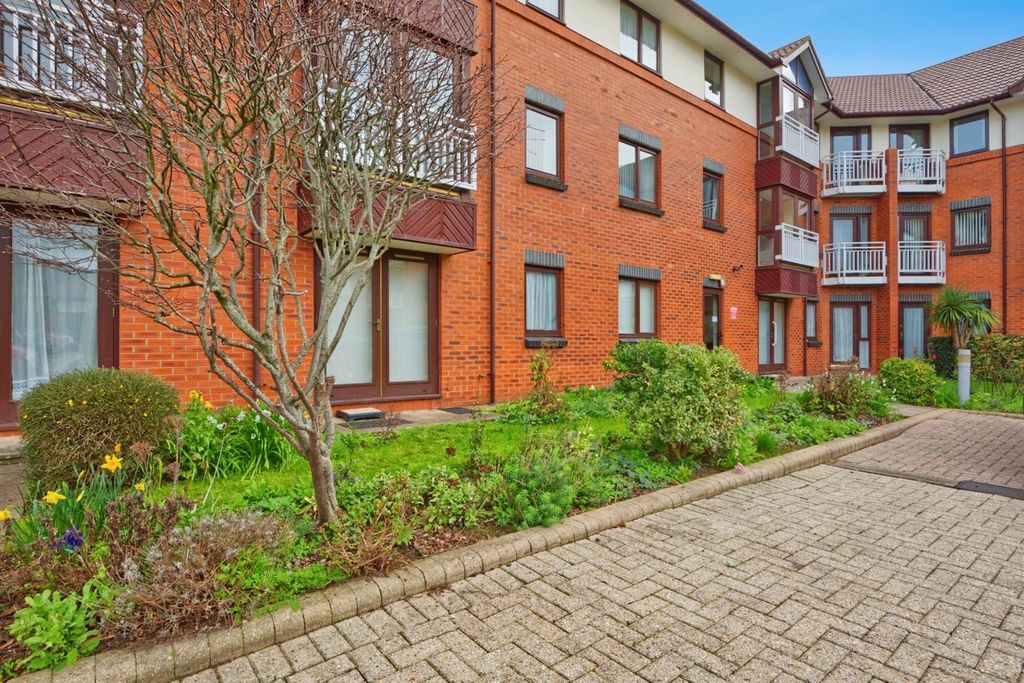 Property photo 1 of 13