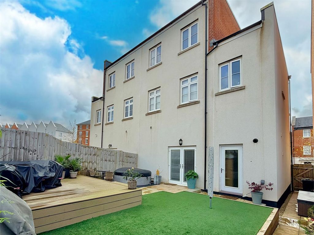 Property photo 2 of 19 3.Jpeg