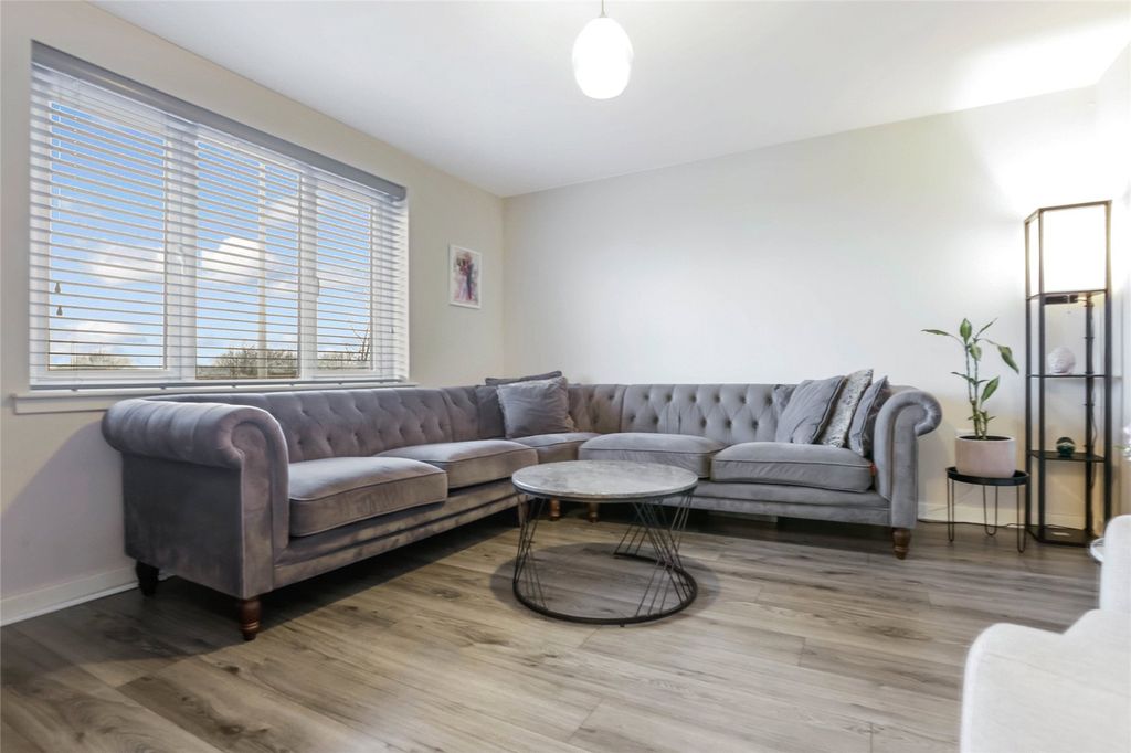 Property photo 2 of 21 Picture No. 03