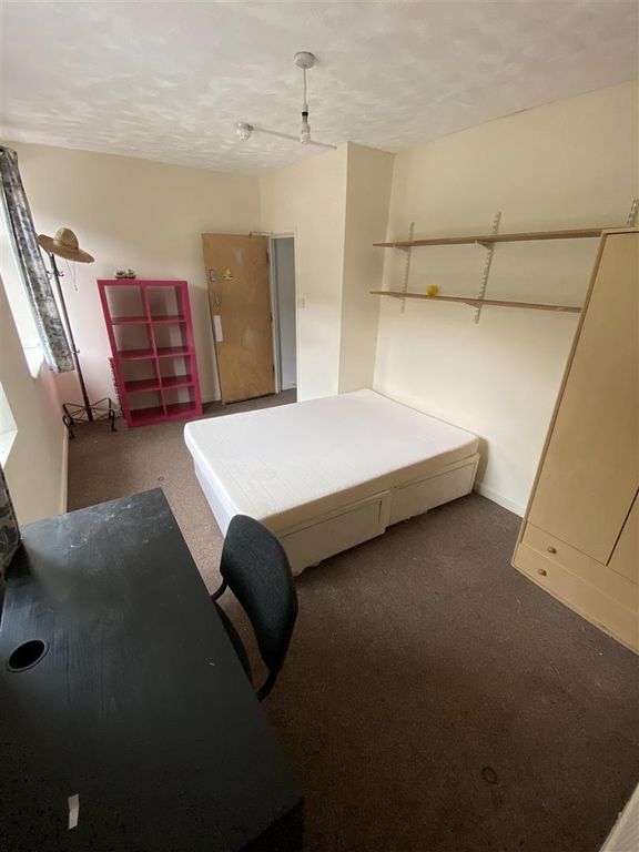 Property photo 2 of 6 Bright Bedroom With Ample Storage And Study Desk...