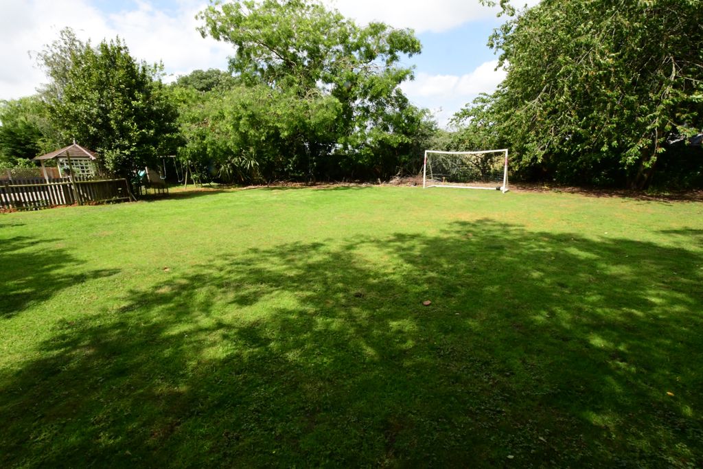 Property photo 1 of 19 Garden