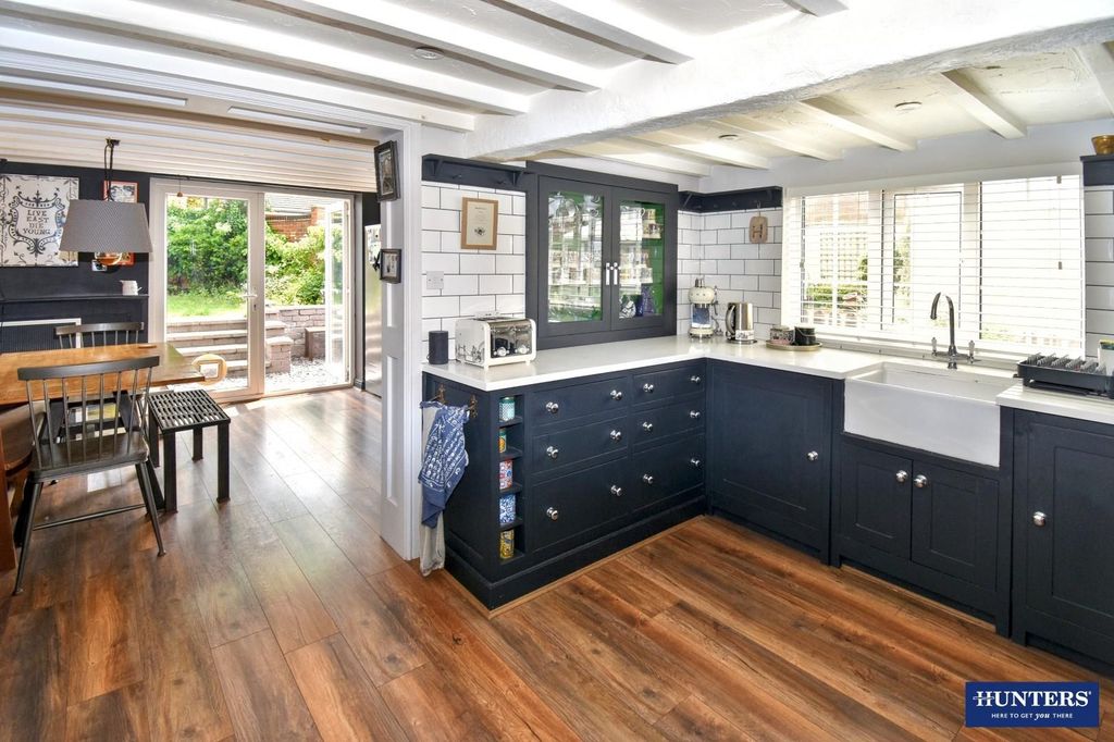 Property photo 3 of 15 Kitchen