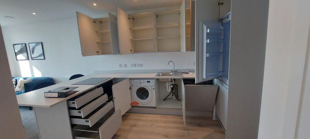 Property photo 2 of 9 56B44270-Ccbc-47Ba-8A18-F4426d9c27A7.Jpg