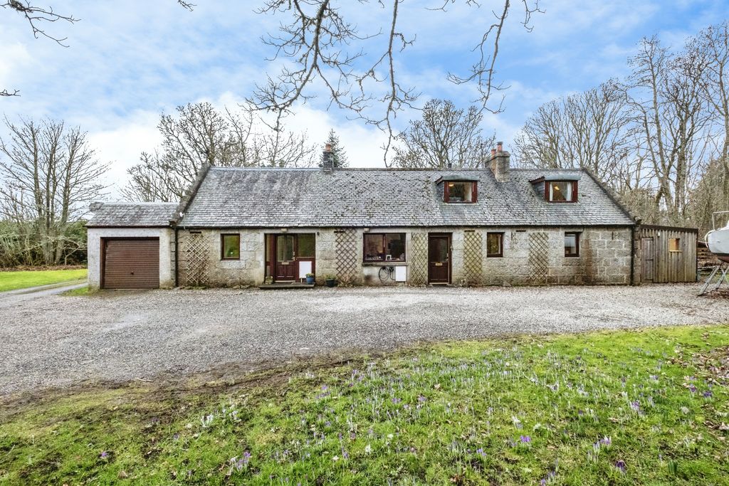 Property photo 2 of 21 Front View