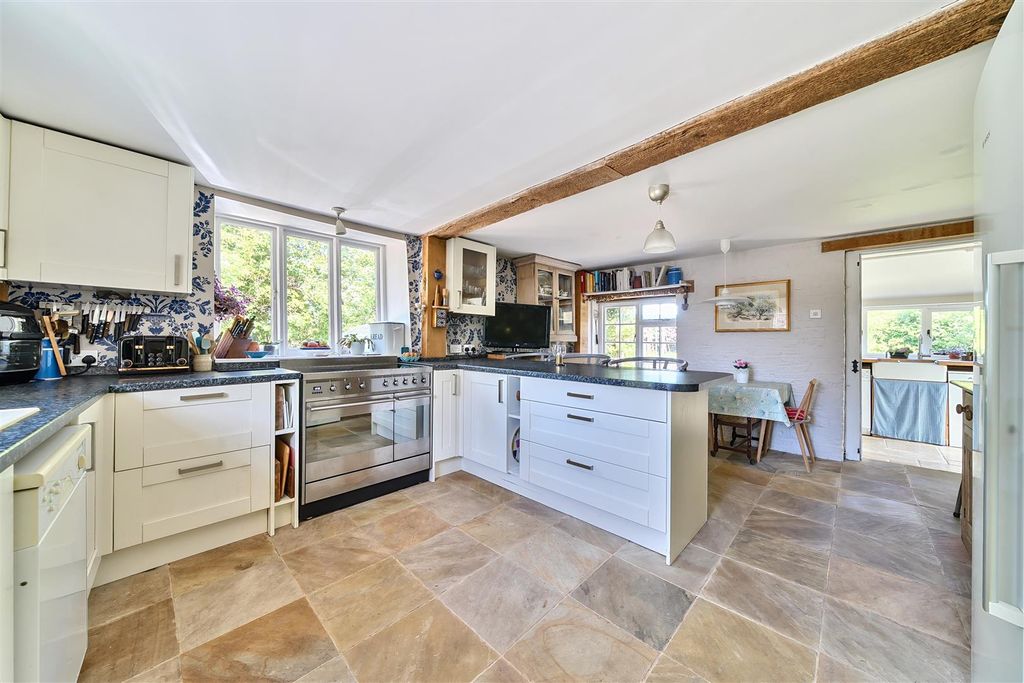 Property photo 3 of 18 Kitchen