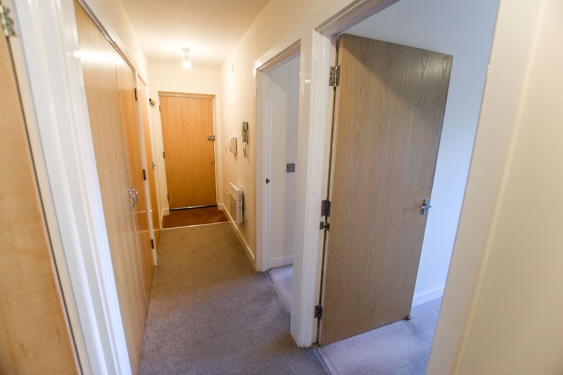 Property photo 2 of 14 Entrance Hall